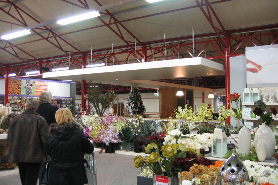 Flower section store 